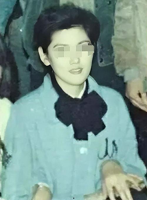 吴亦凡妈妈吴秀琴照片,吴亦凡背后的坚强后盾