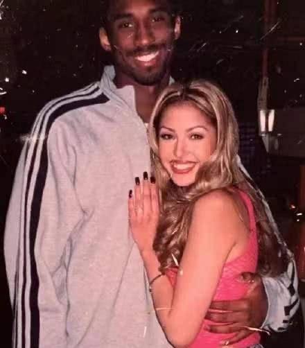 科比女儿图片,阳光笑容，传承父爱光辉”